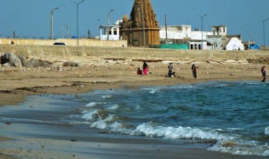Karachi’s Coastal Escapes: Exploring Clifton, Hawksbay & Manora